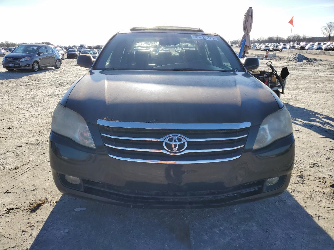 2005 Toyota Avalon - Image 5