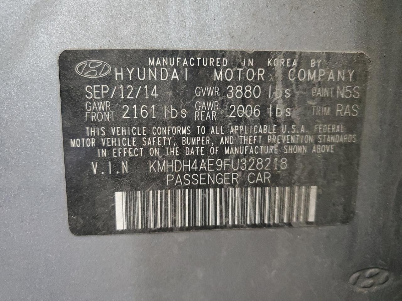 2015 Hyundai Elantra - Image 12