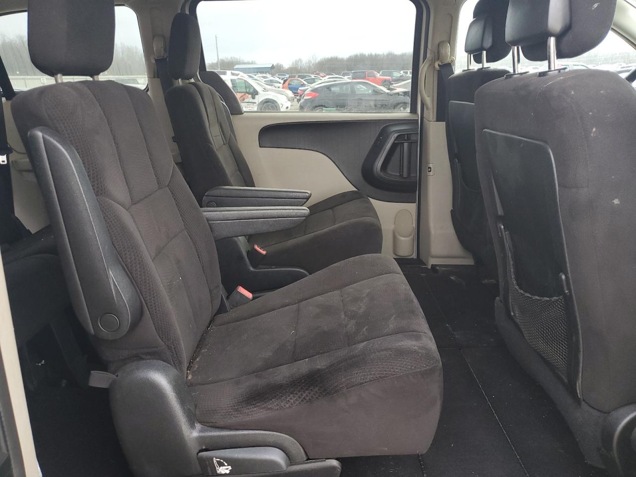 2012 Dodge Caravan - Image 11