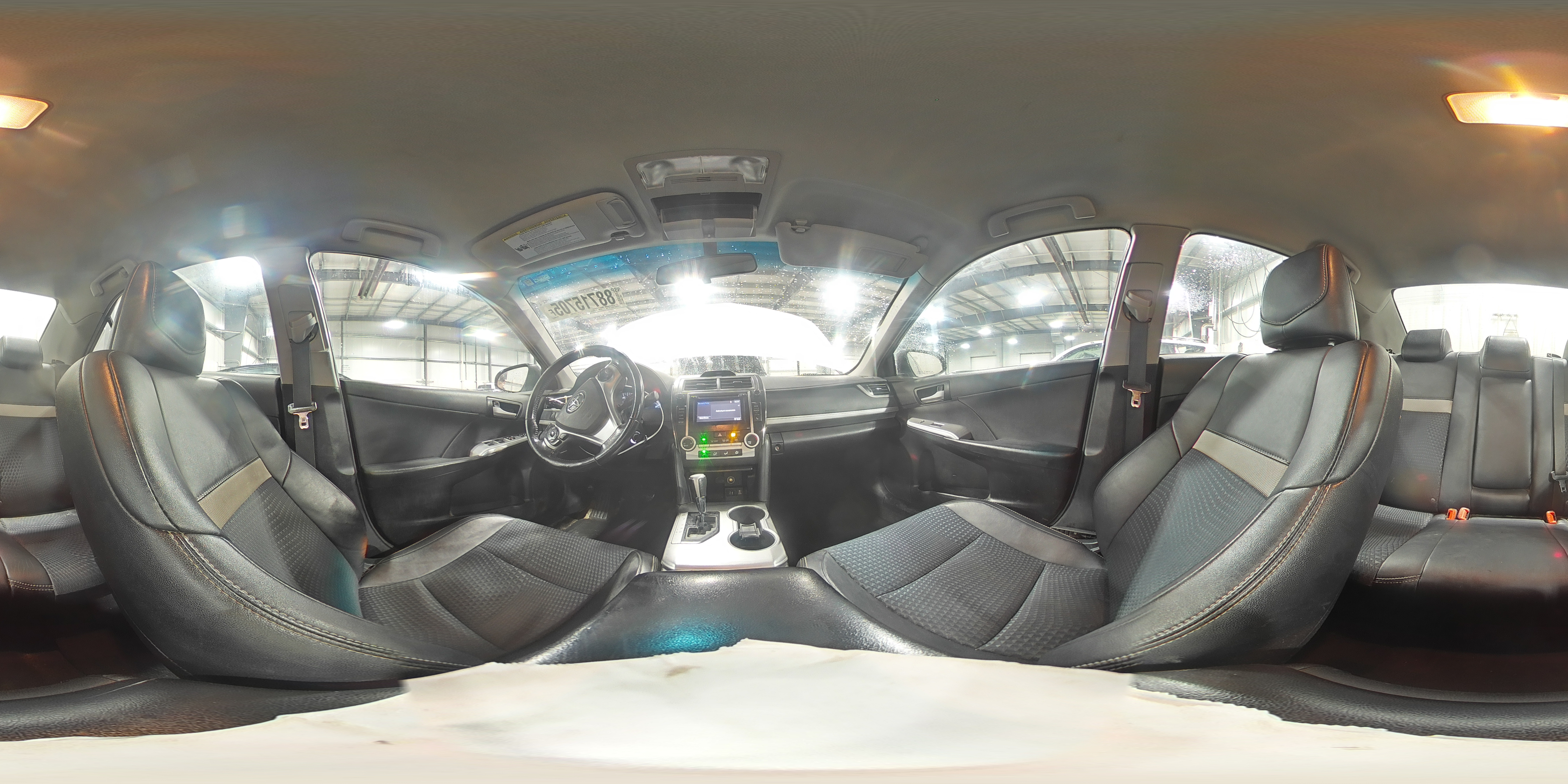 2014 Toyota Camry - Image 14
