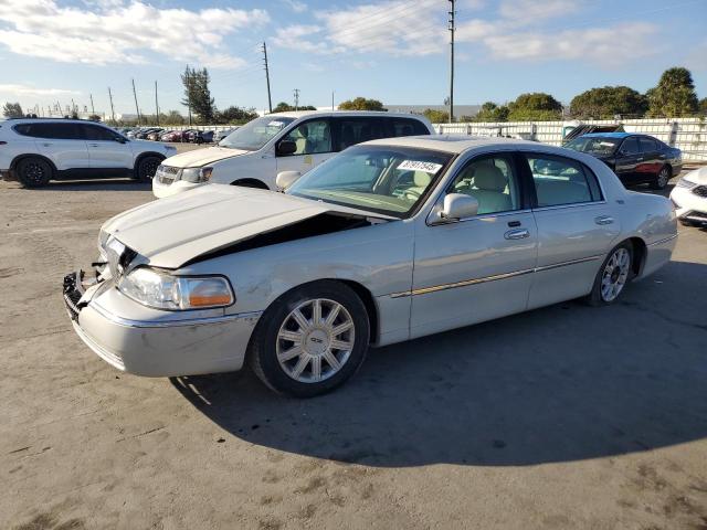 2007 Lincoln Town Car Signature Limited