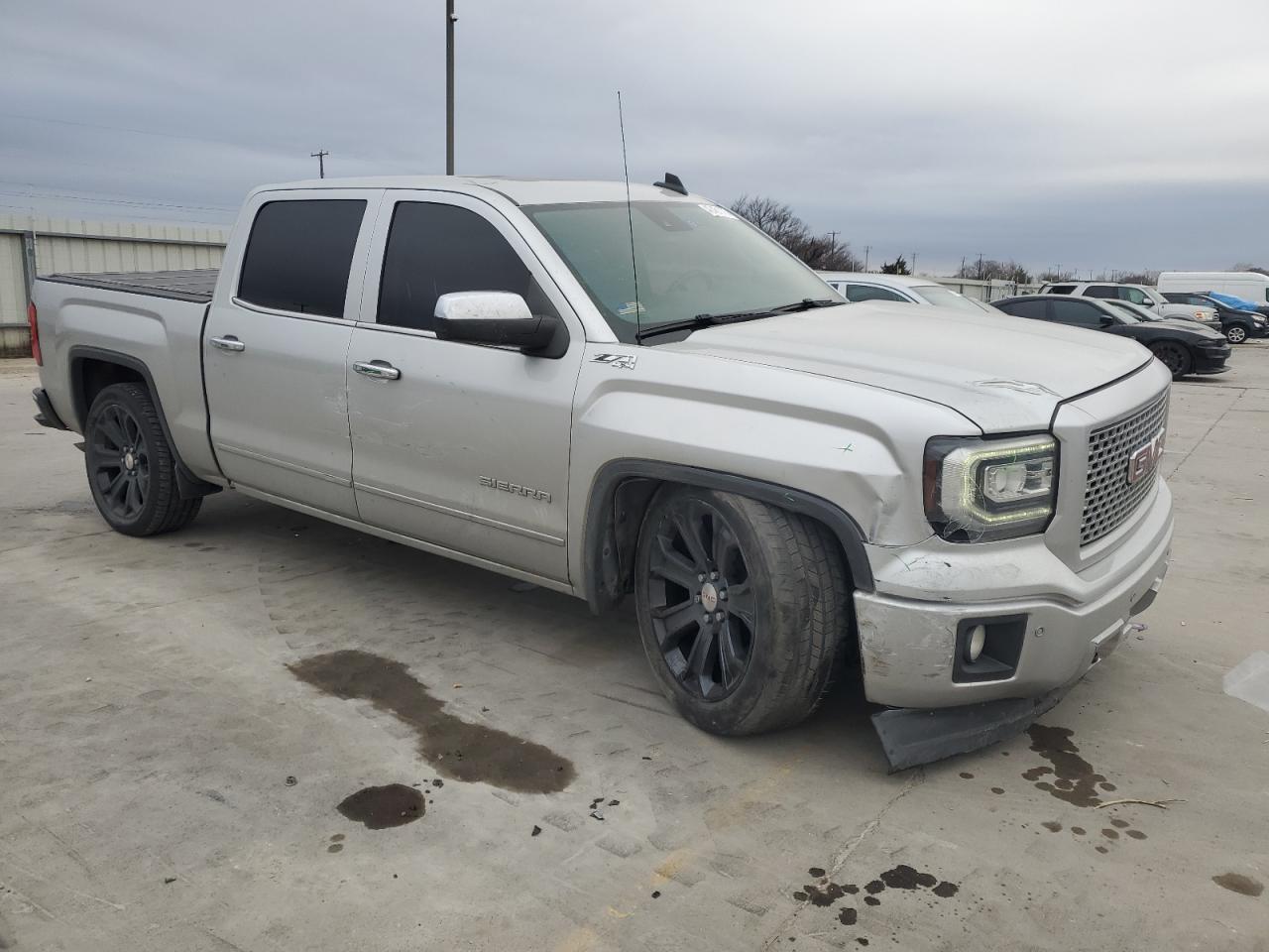 2015 GMC Sierra - Image 4