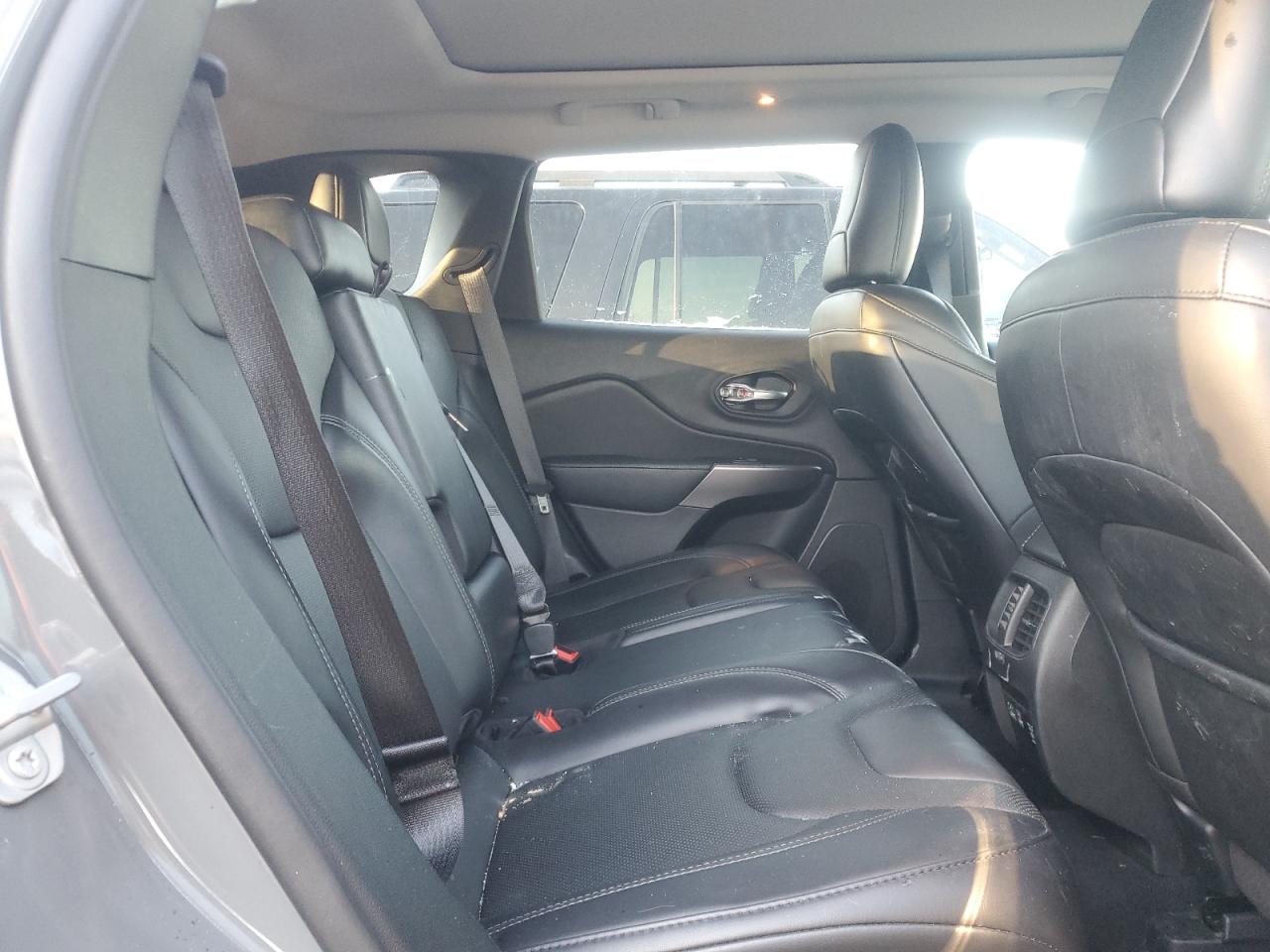 2021 Jeep Grand Cherokee - Image 12