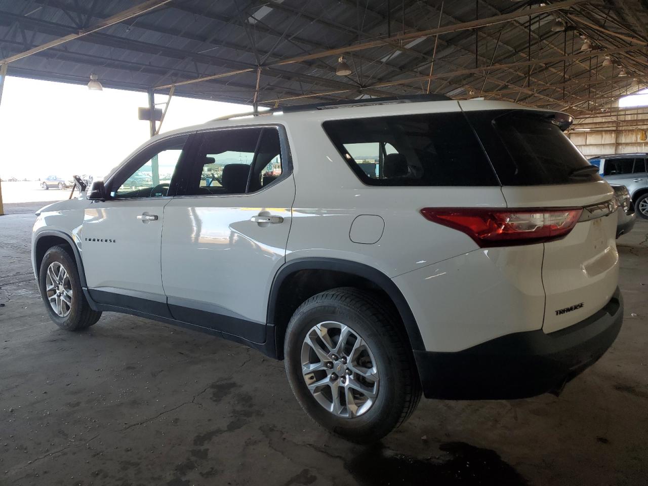 2019 Chevrolet Traverse - Image 2