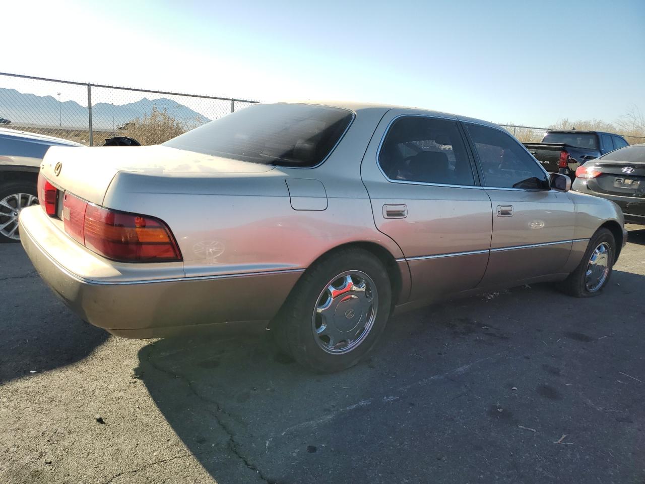 1994 Lexus LS - Image 3