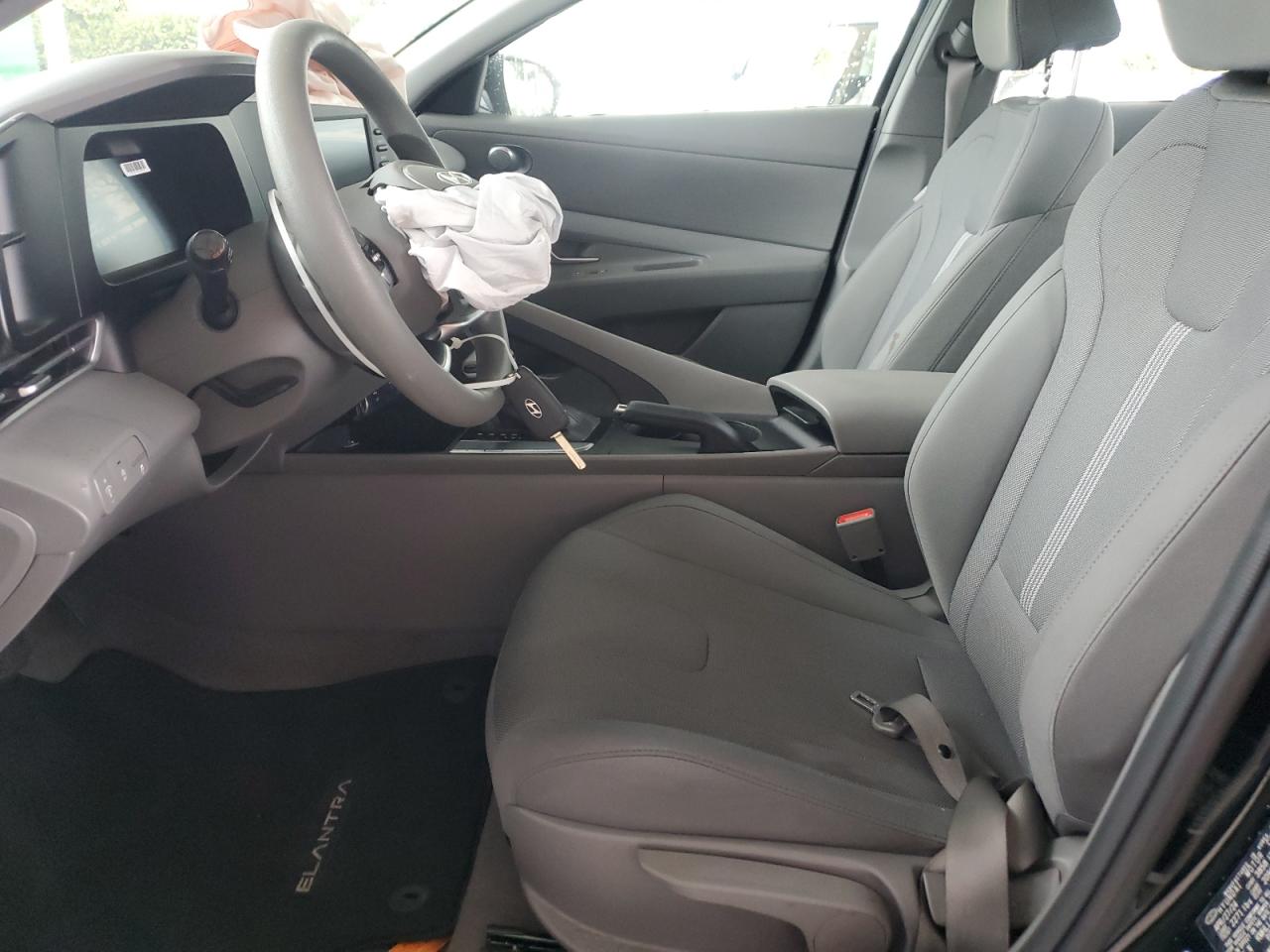 2024 Hyundai Elantra - Image 7