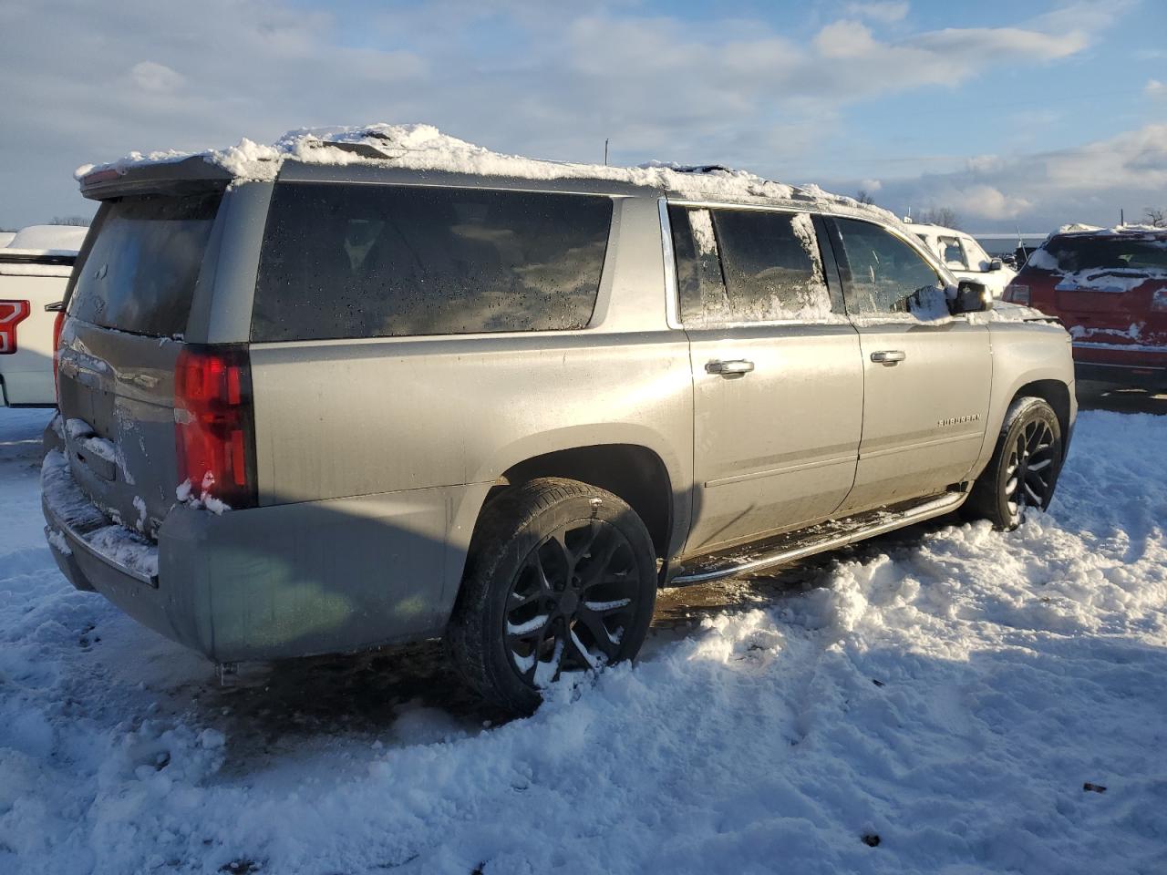 2018 Chevrolet Suburban - Image 3