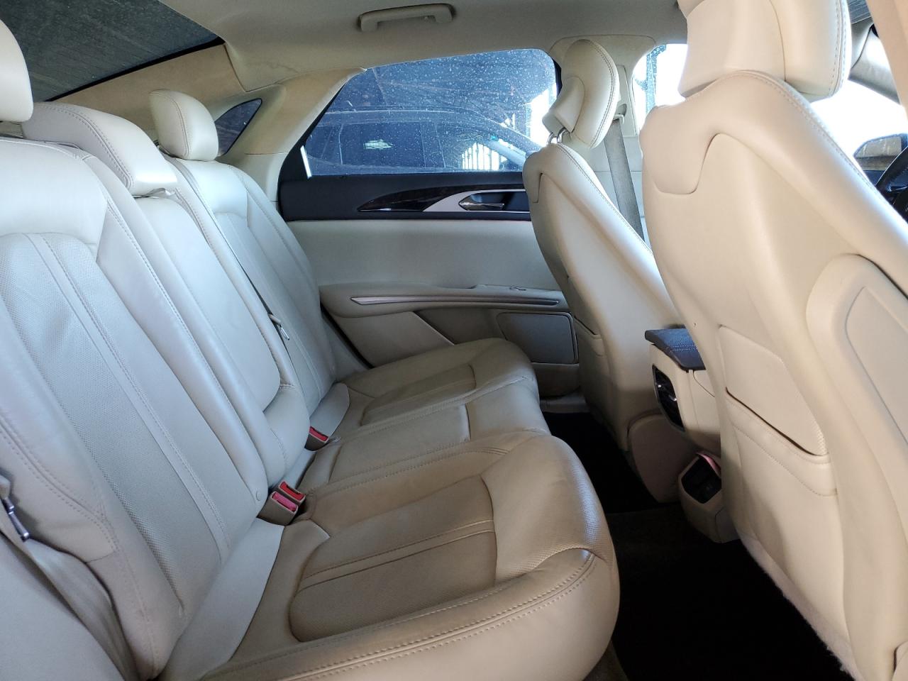 2014 Lincoln MKZ - Image 10
