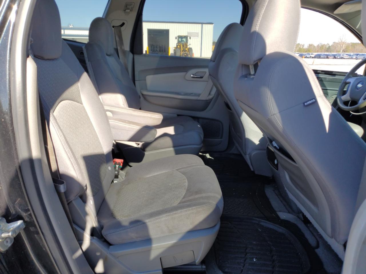 2010 Chevrolet Traverse - Image 11