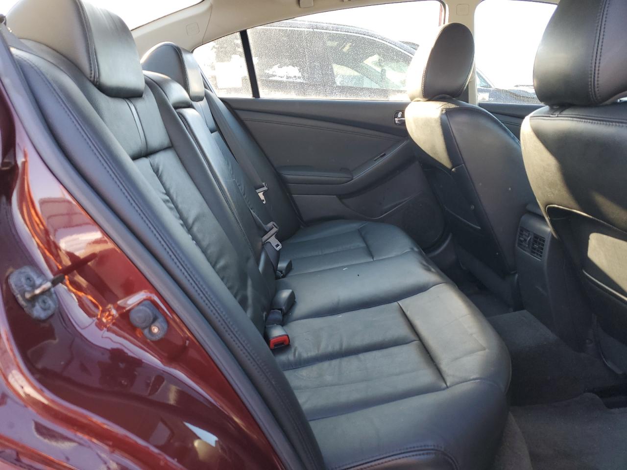 2010 Nissan Altima - Image 10