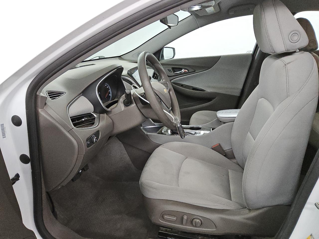2022 Chevrolet Malibu - Image 7