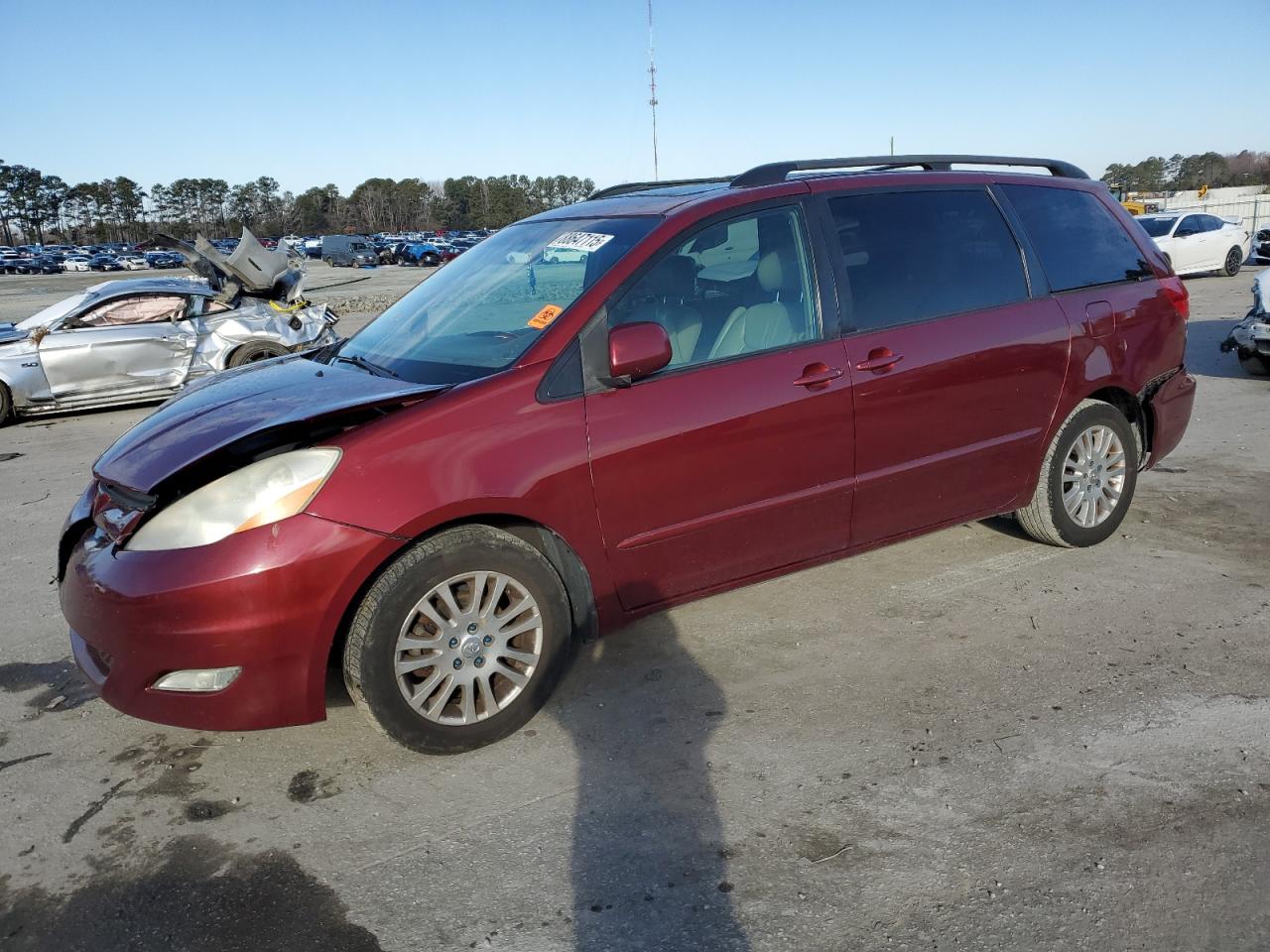 2008 Toyota Sienna - Image 1