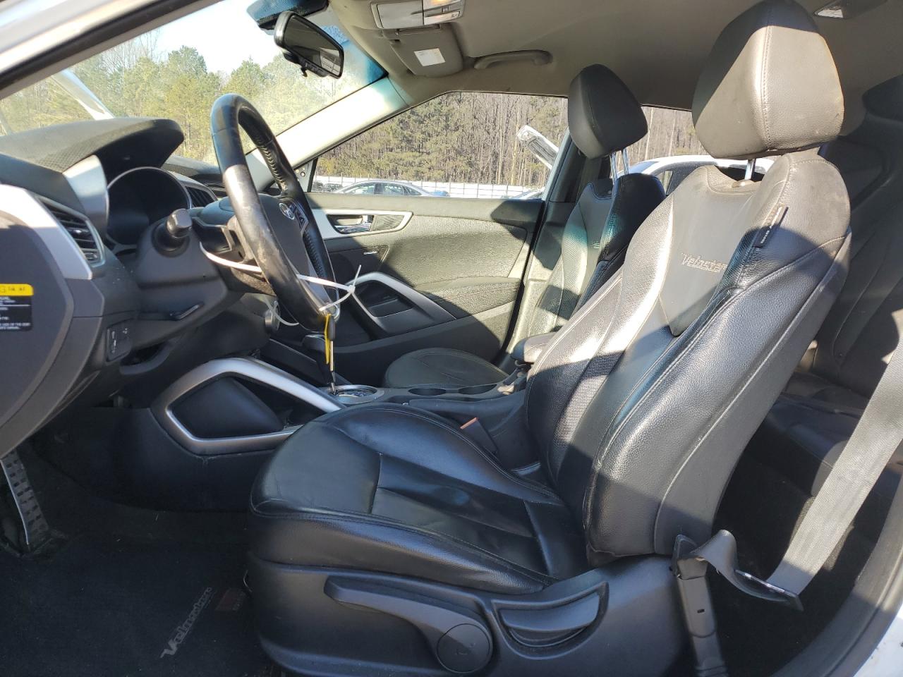 2015 Hyundai Veloster - Image 7