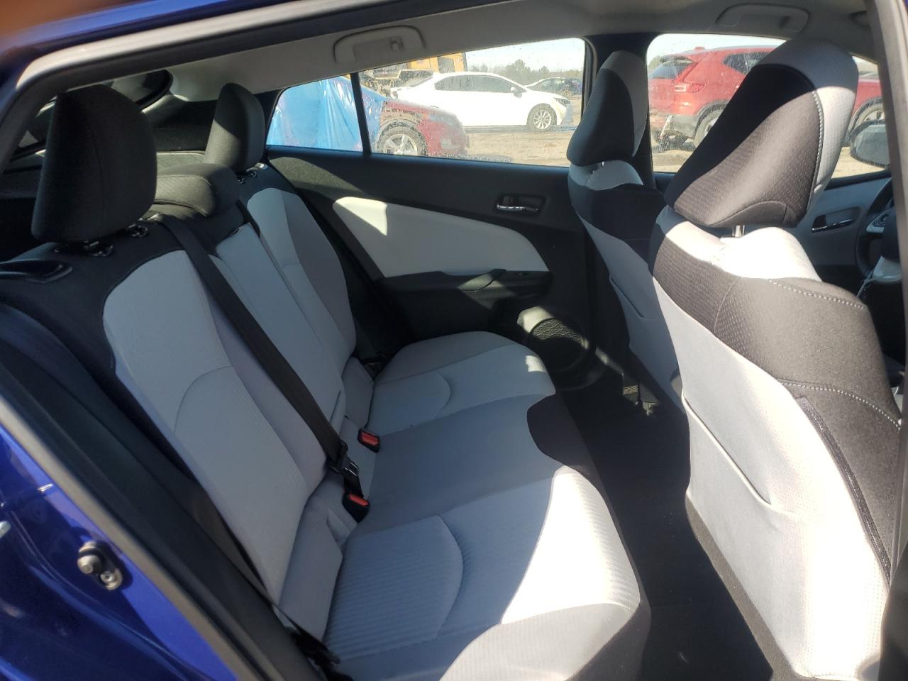 2017 Toyota Prius - Image 10