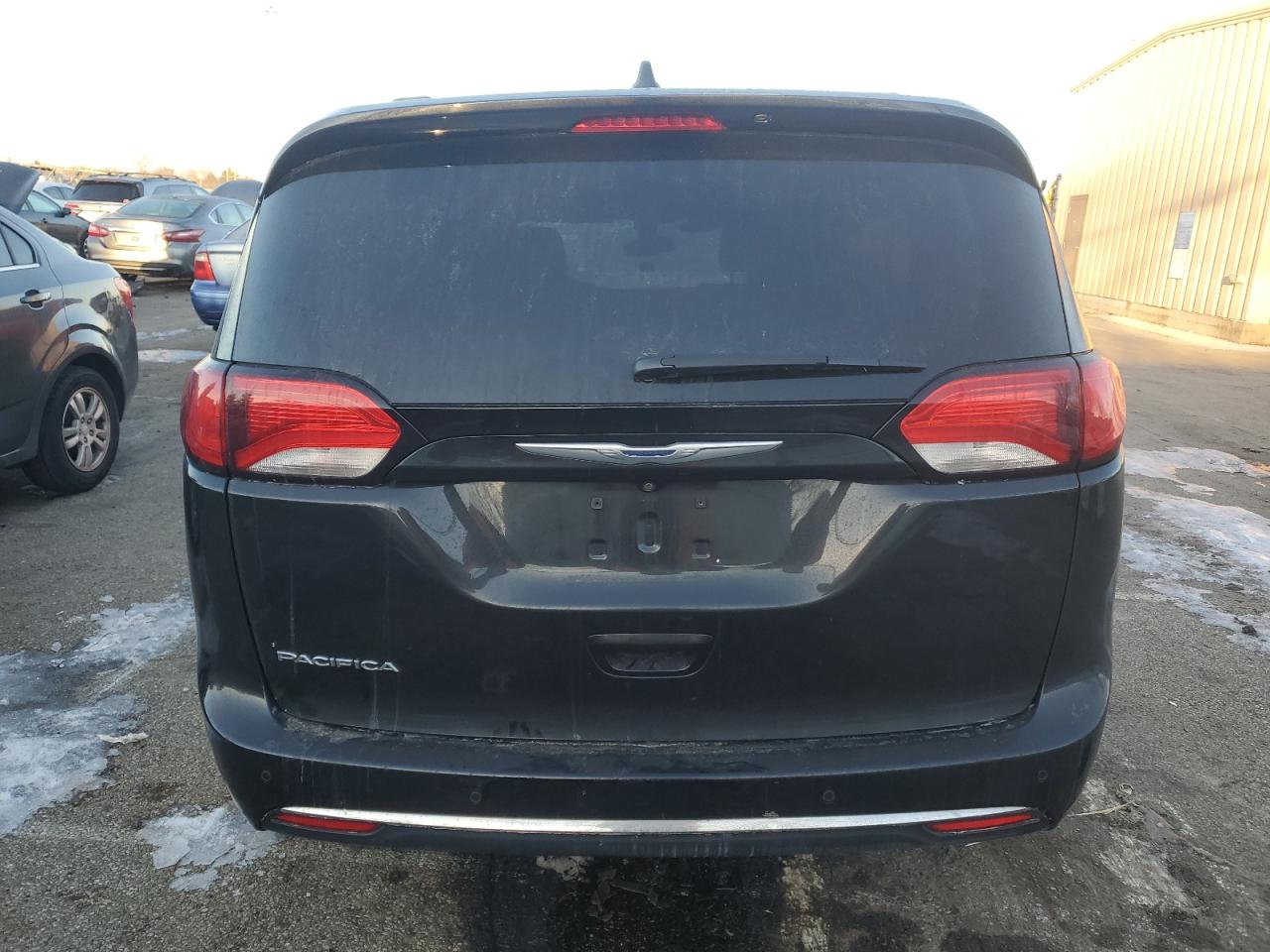 2017 Chrysler Pacifica - Image 6