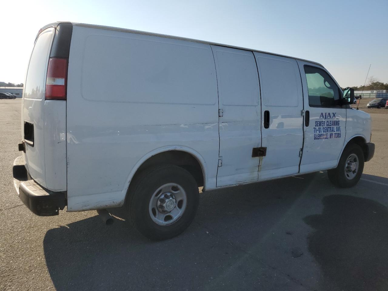 2014 Chevrolet Express - Image 3