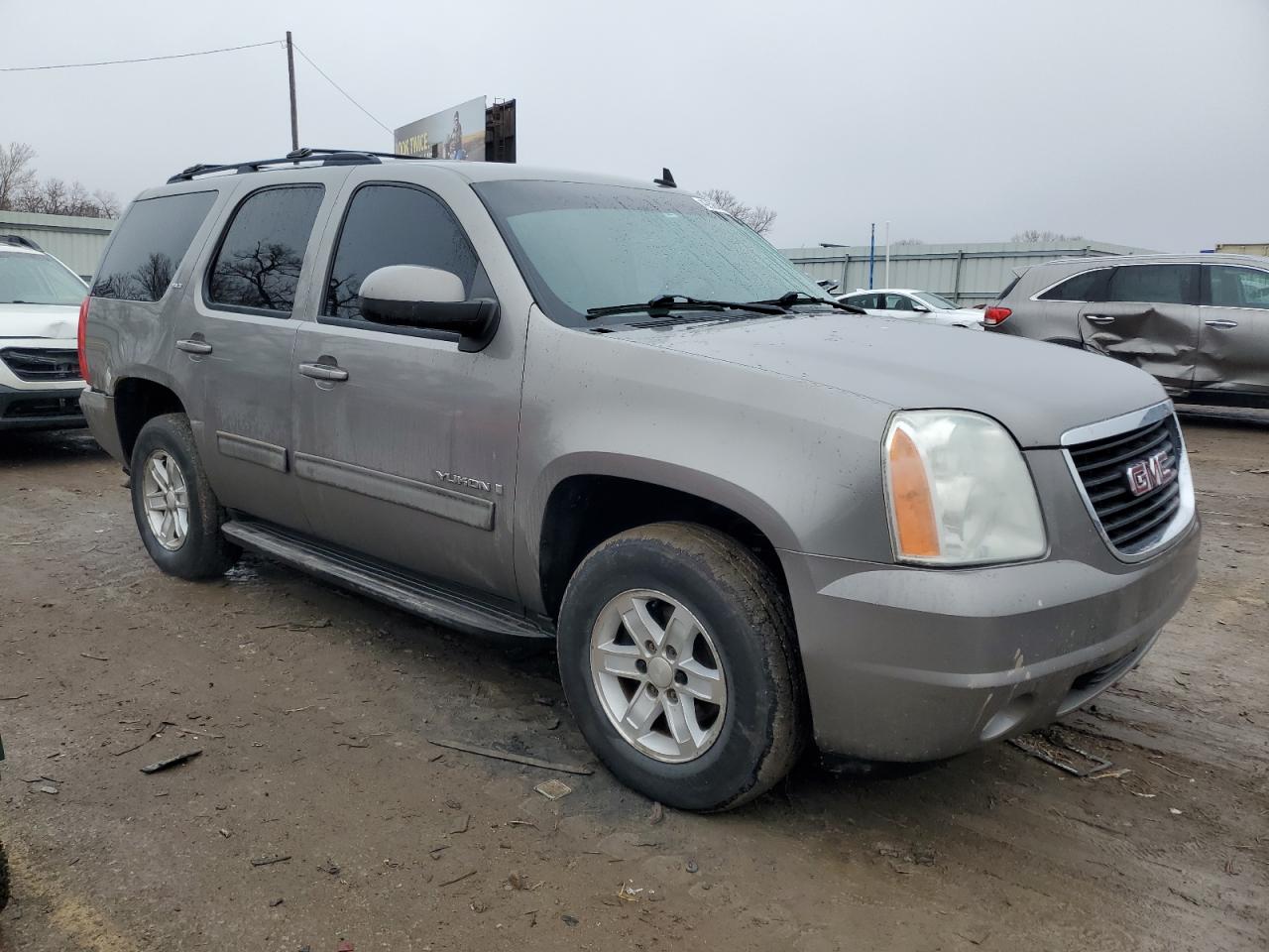 2009 GMC Yukon - Image 4