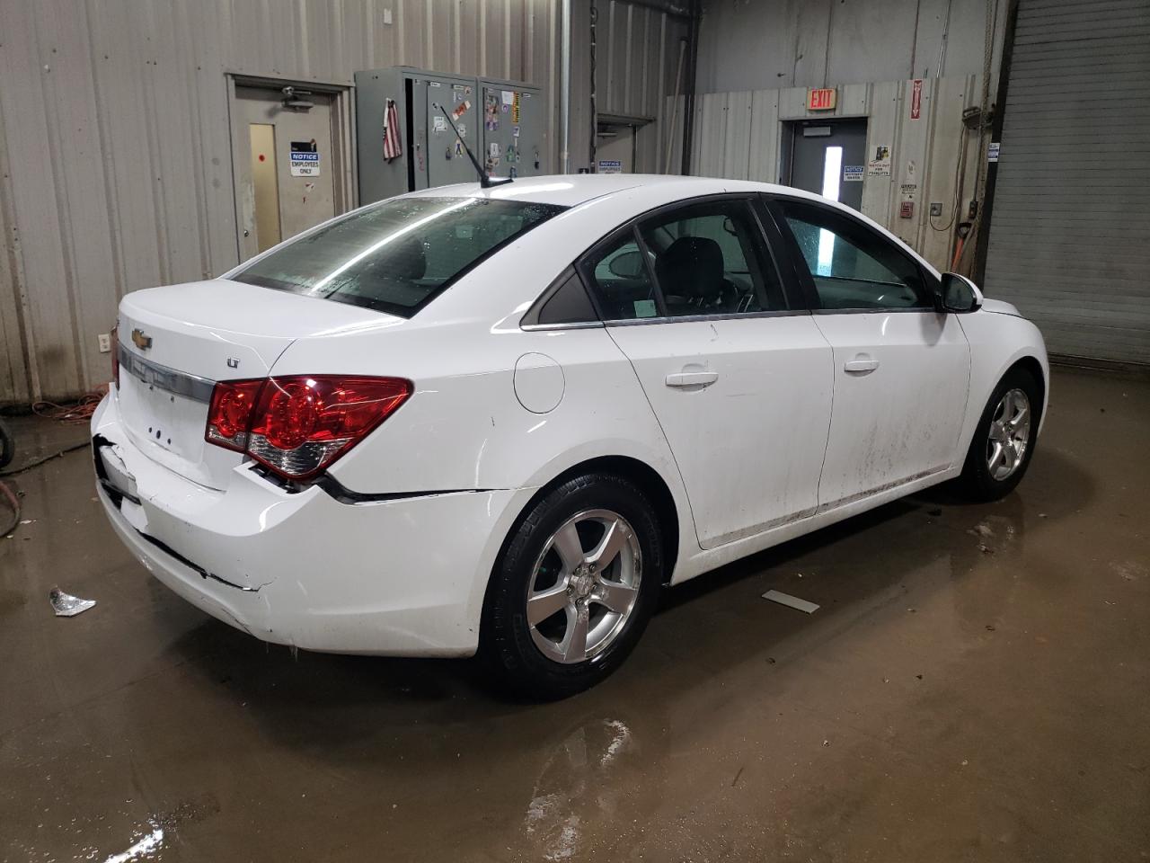 2013 Chevrolet Cruze - Image 3
