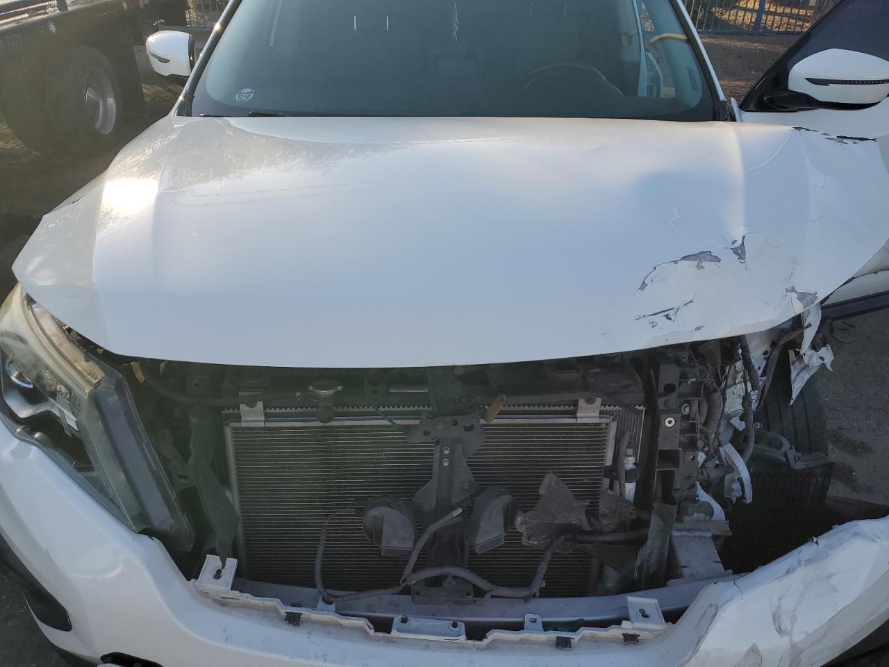 2017 Nissan Pathfinder VIN: 684998 Lot: 43471515