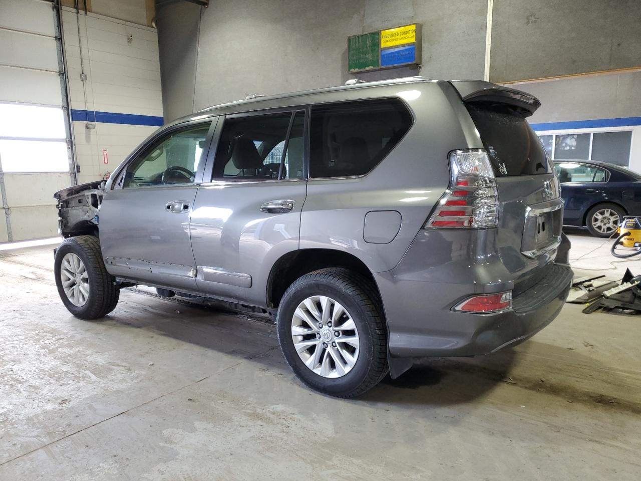 2014 Lexus GX - Image 2