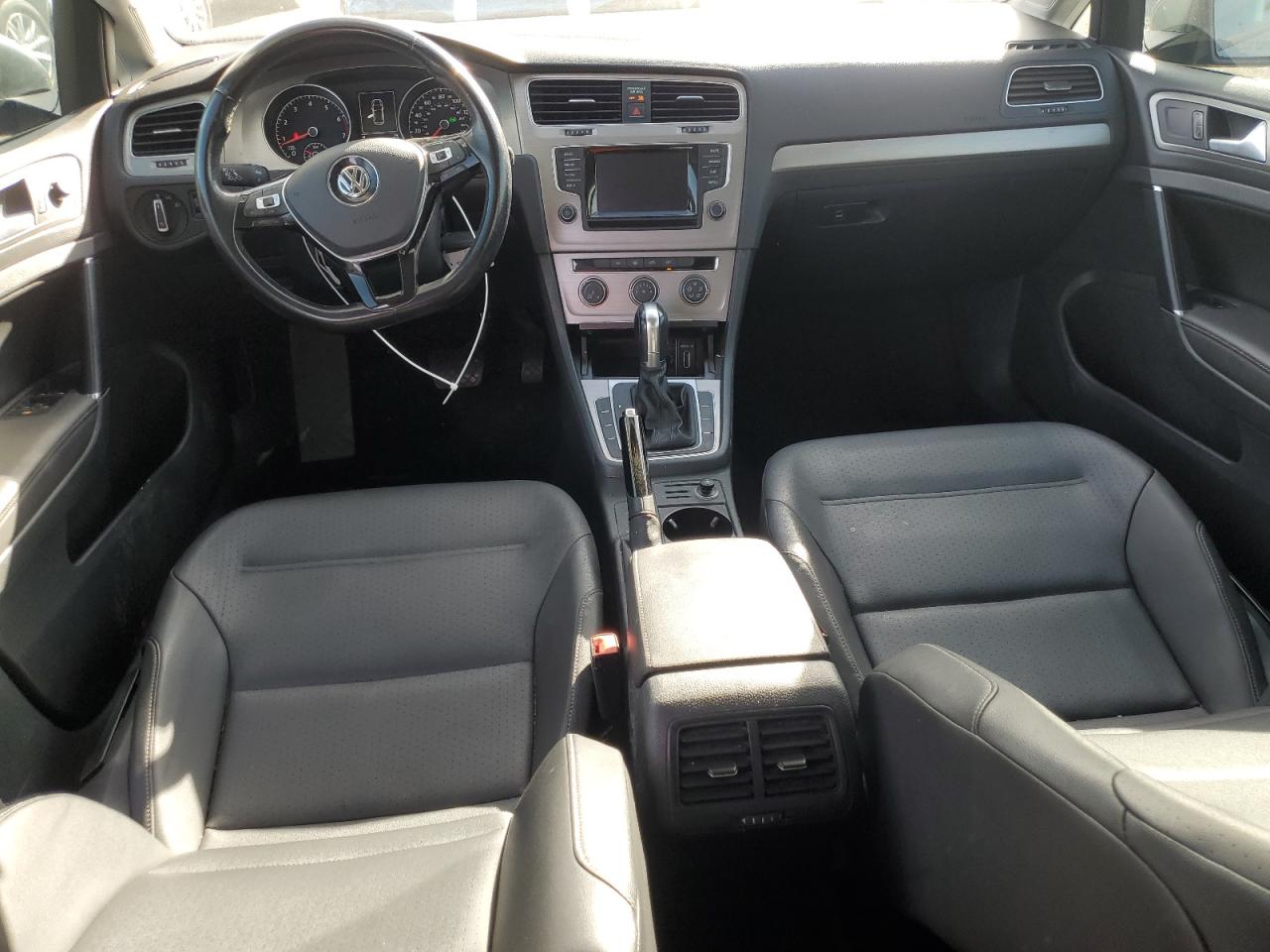 2015 Volkswagen Golf - Image 8