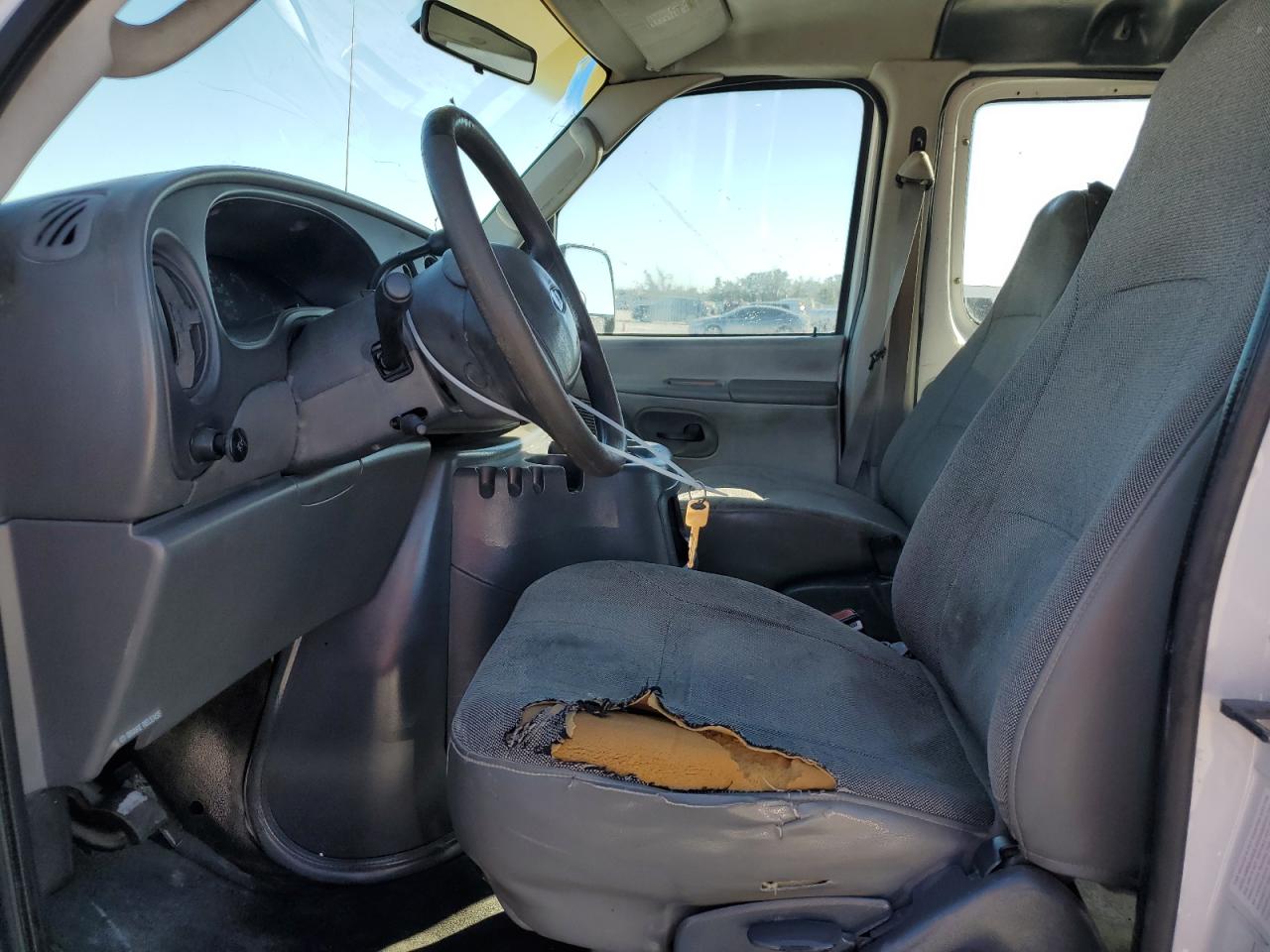 2003 Ford Econoline - Image 7