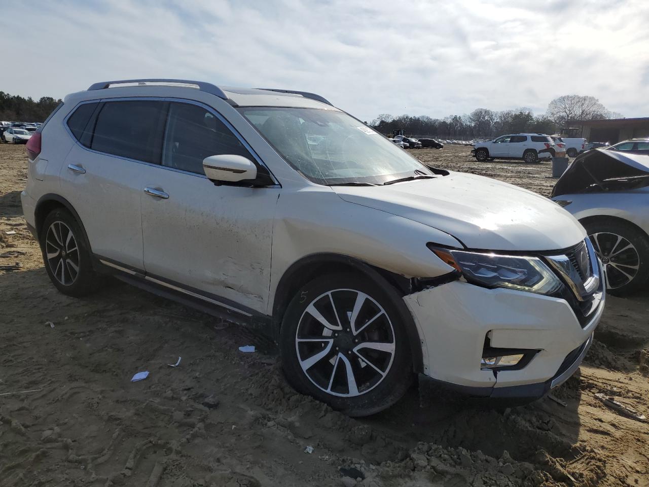 2017 Nissan Rogue - Image 4