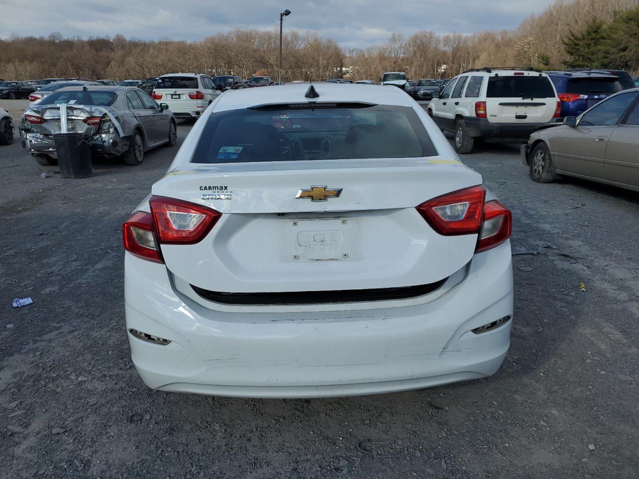 VIN 1G1BC5SM2J7225941 2018 CHEVROLET CRUZE no.6