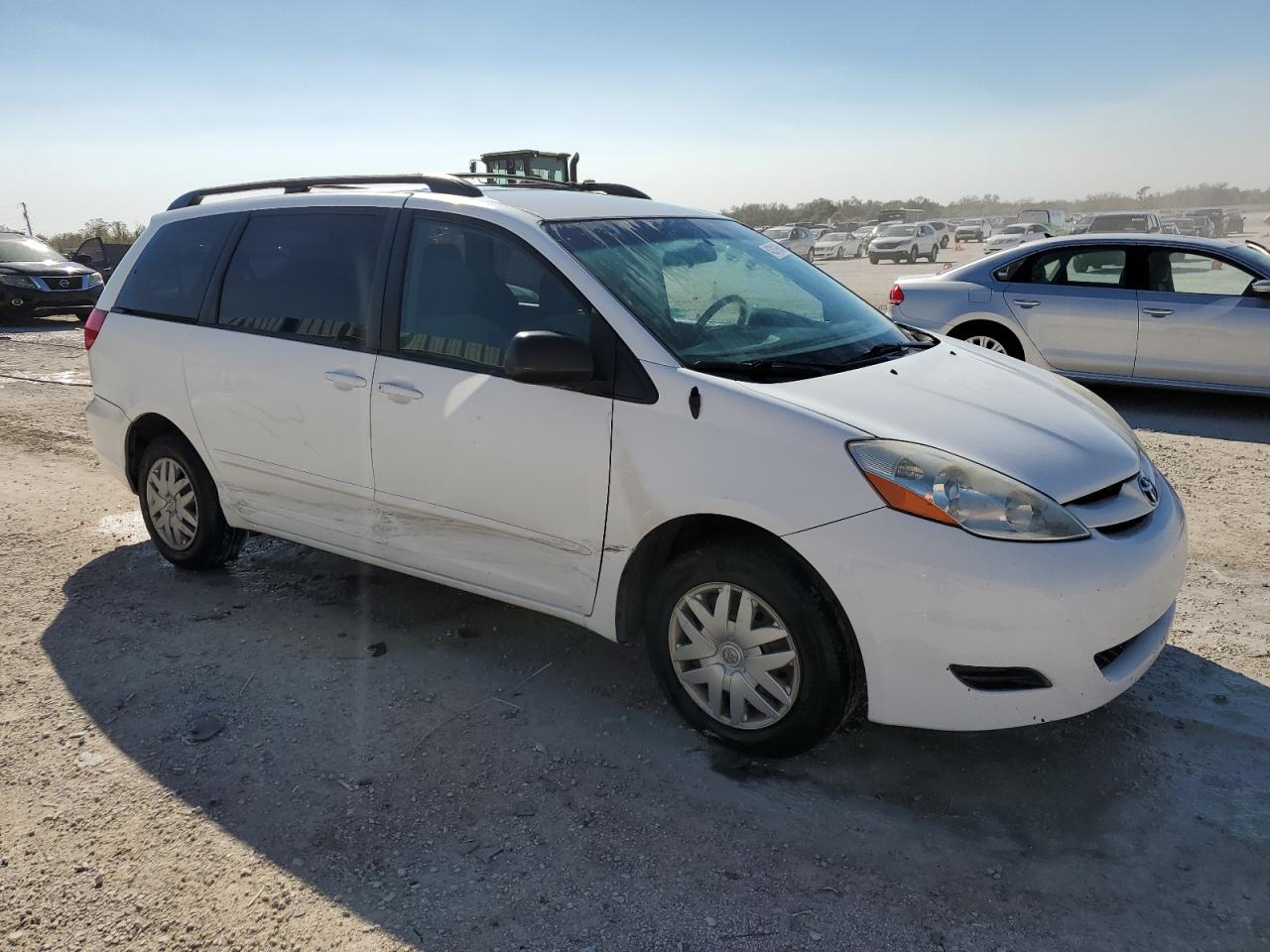 2010 Toyota Sienna - Image 4