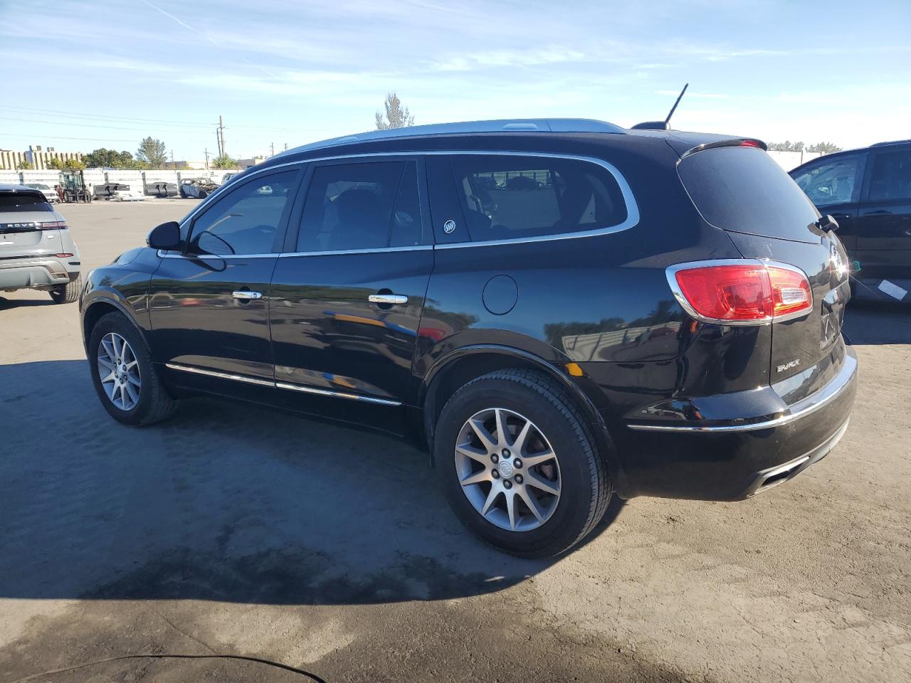 VIN 5GAKRAKD1GJ144036 2016 BUICK ENCLAVE no.2