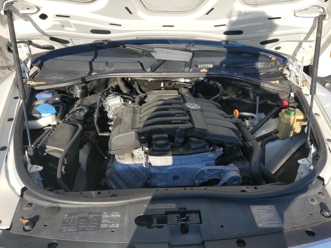 2009 Volkswagen Touareg - Image 11