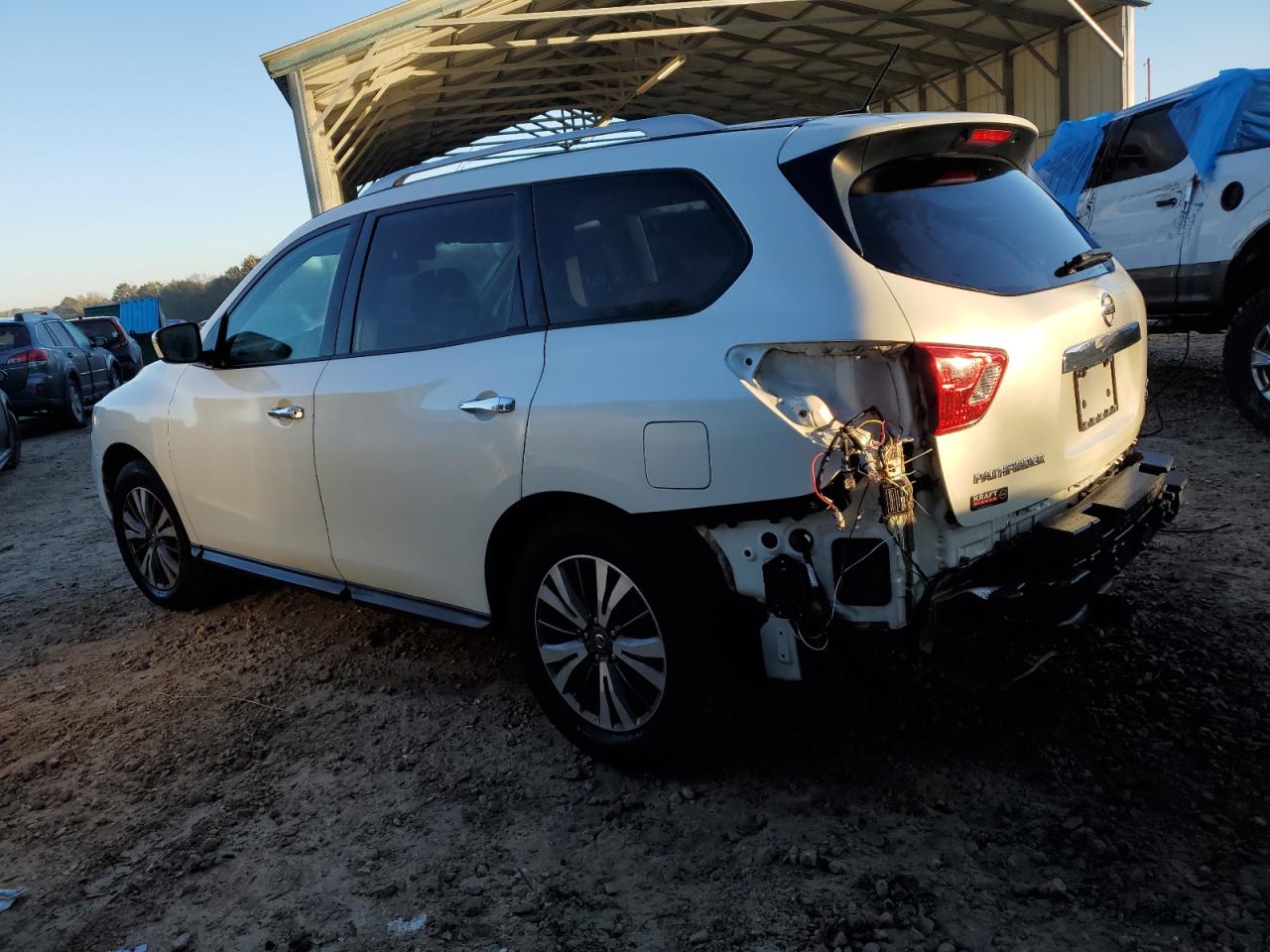 2017 Nissan Pathfinder - Image 2