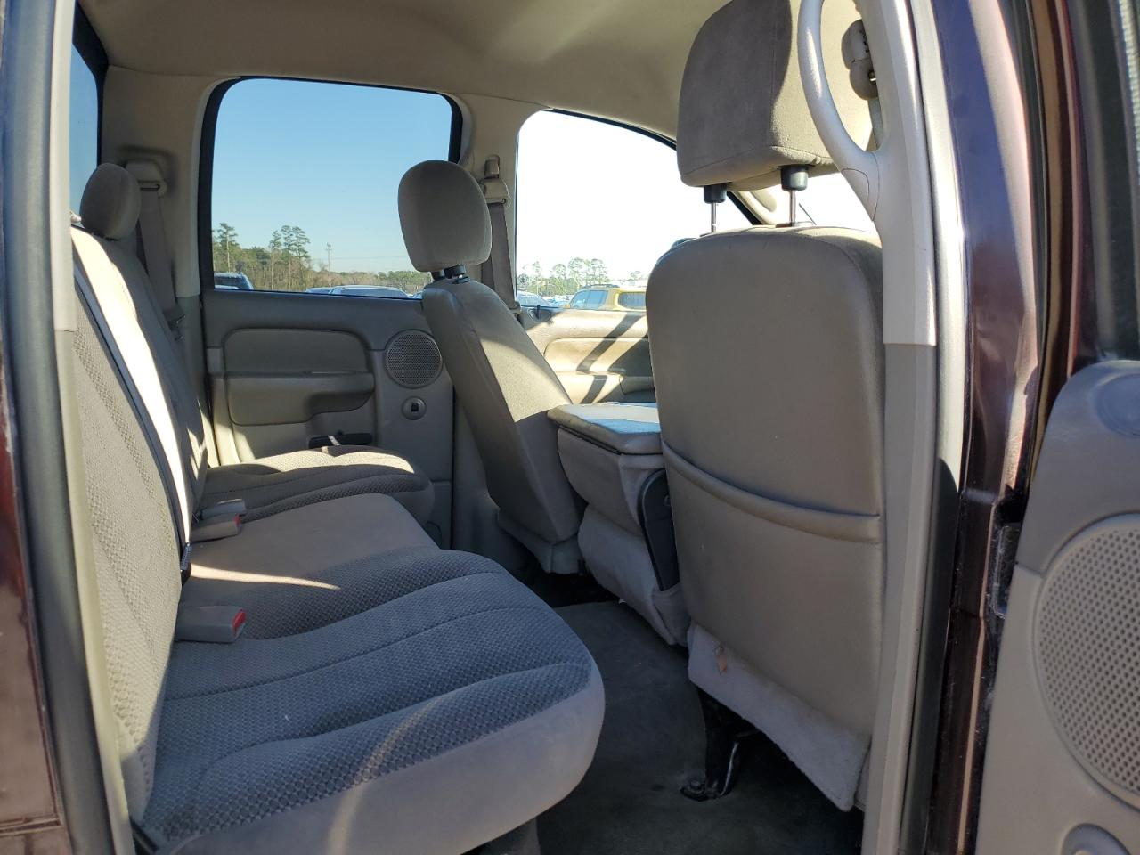 2005 Dodge RAM - Image 10