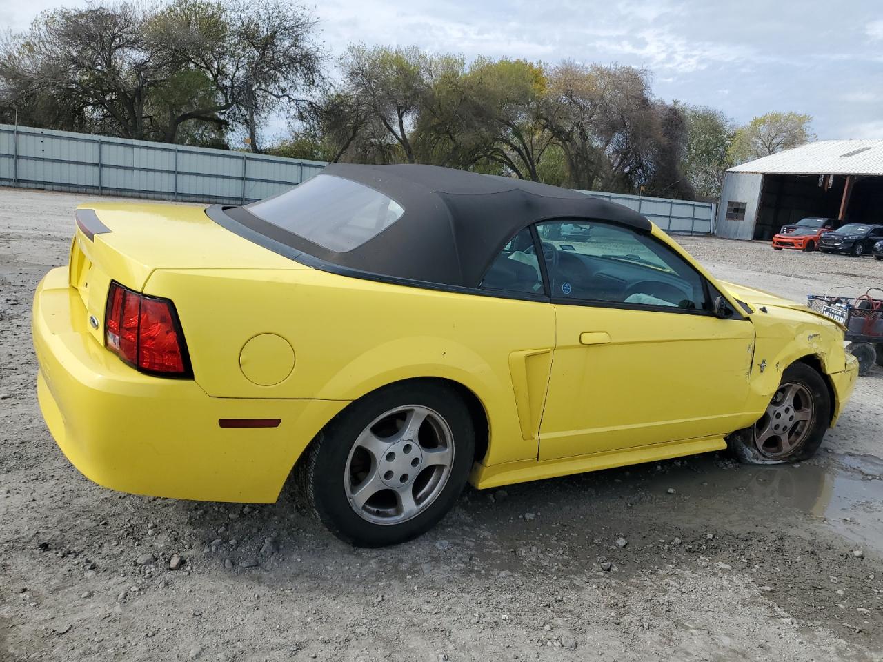 2002 Ford Mustang - Image 3