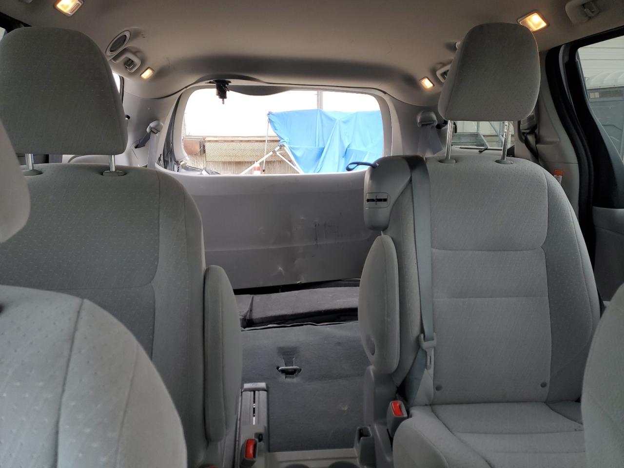 2020 Toyota Sienna - Image 10