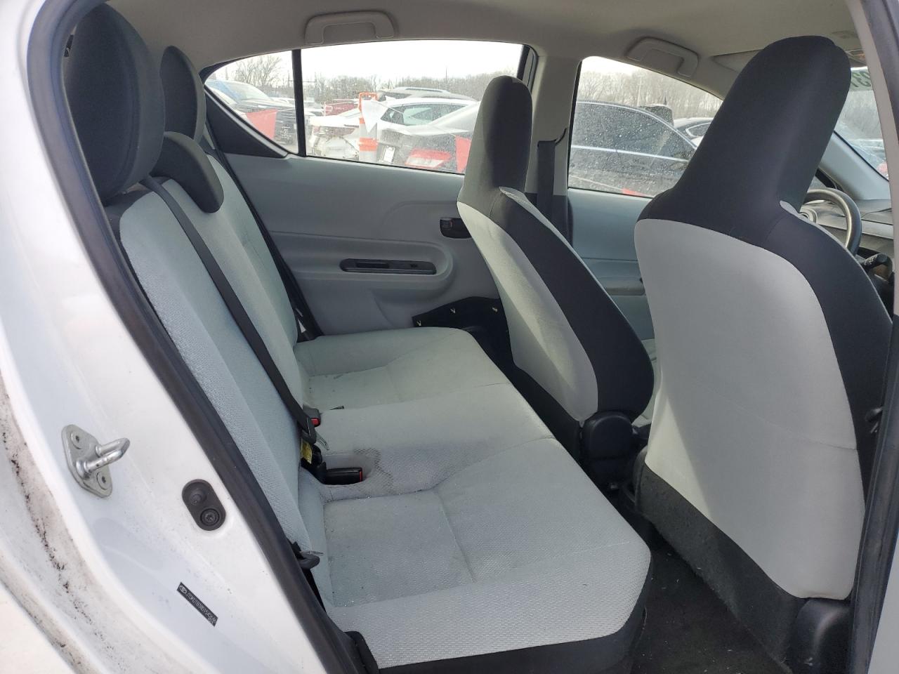 2013 Toyota Prius - Image 10