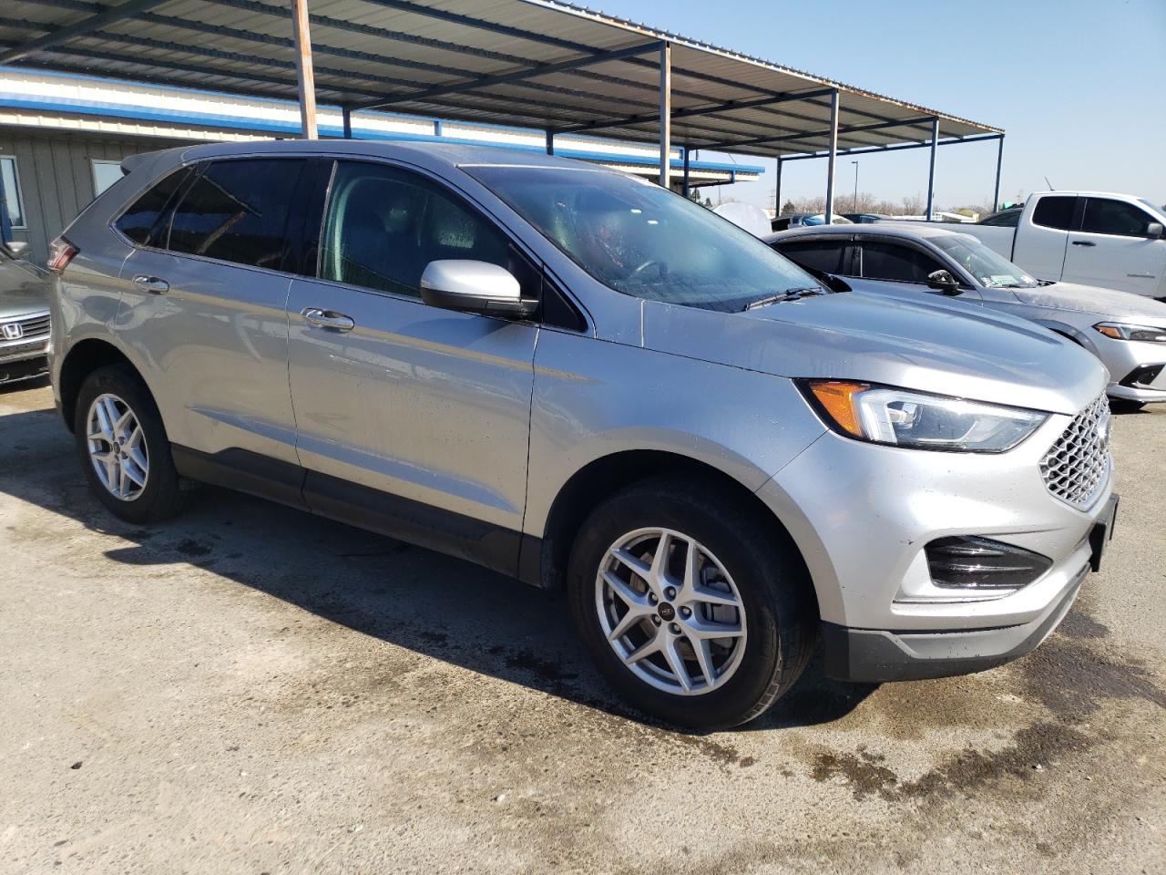 2023 Ford Edge - Image 4