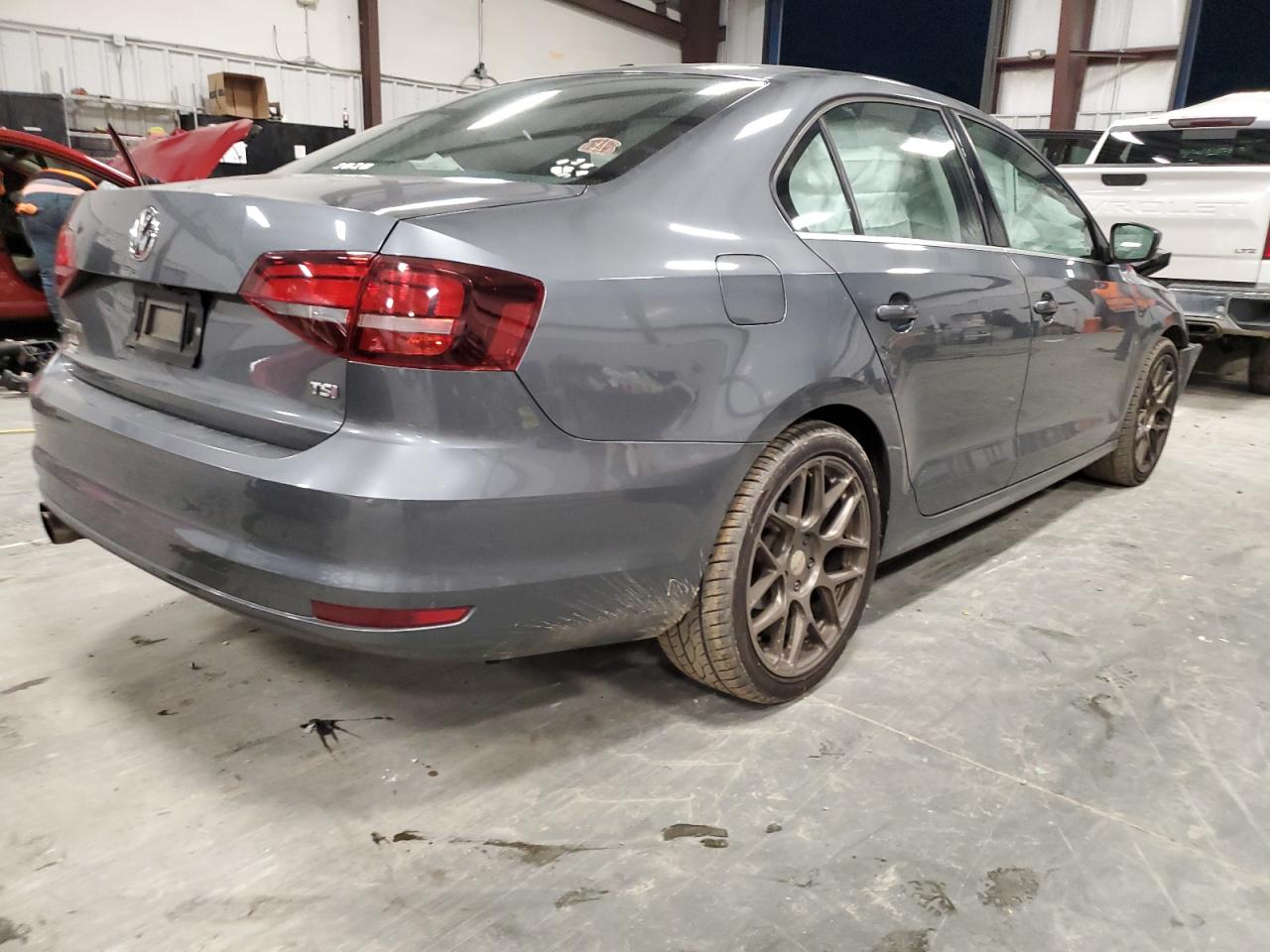 2017 Volkswagen Jetta - Image 3