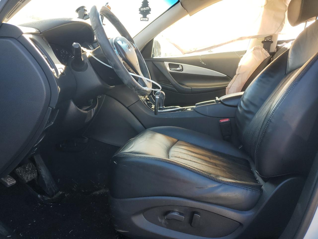 2016 Infiniti QX50 - Image 7