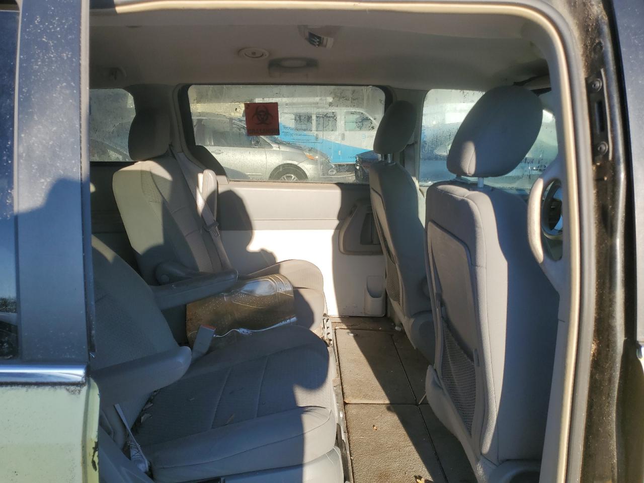 2009 Chrysler Town & Country - Image 11