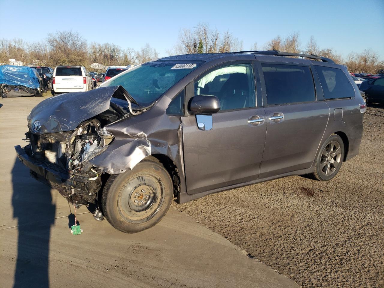 2015 Toyota Sienna Sport იყიდება Woodburn-ში, OR - Front End