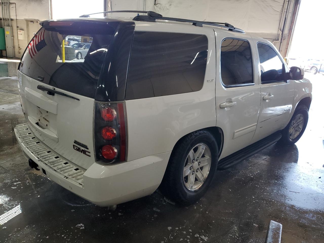 2011 GMC Yukon - Image 3