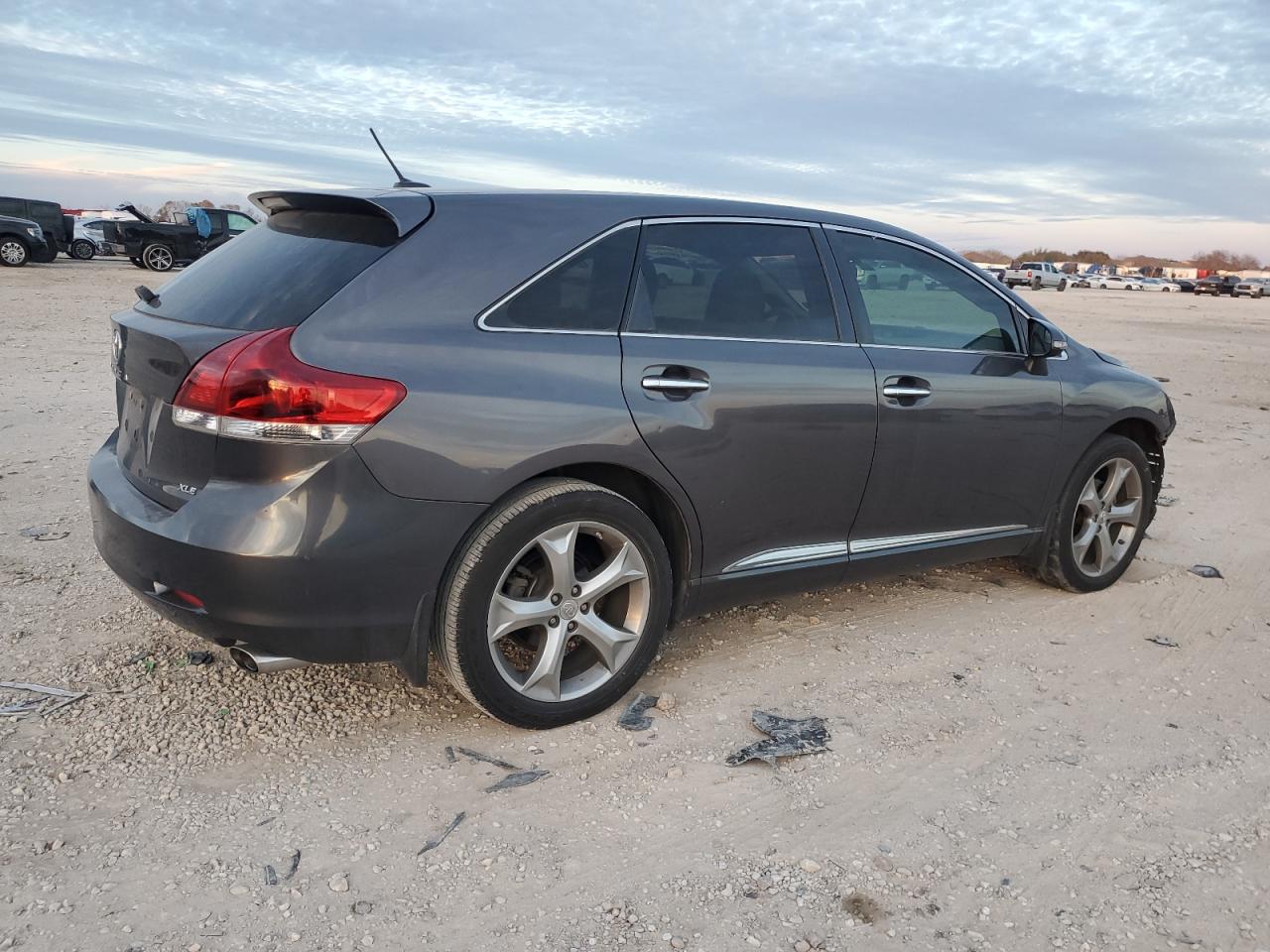 2014 Toyota Venza - Image 3