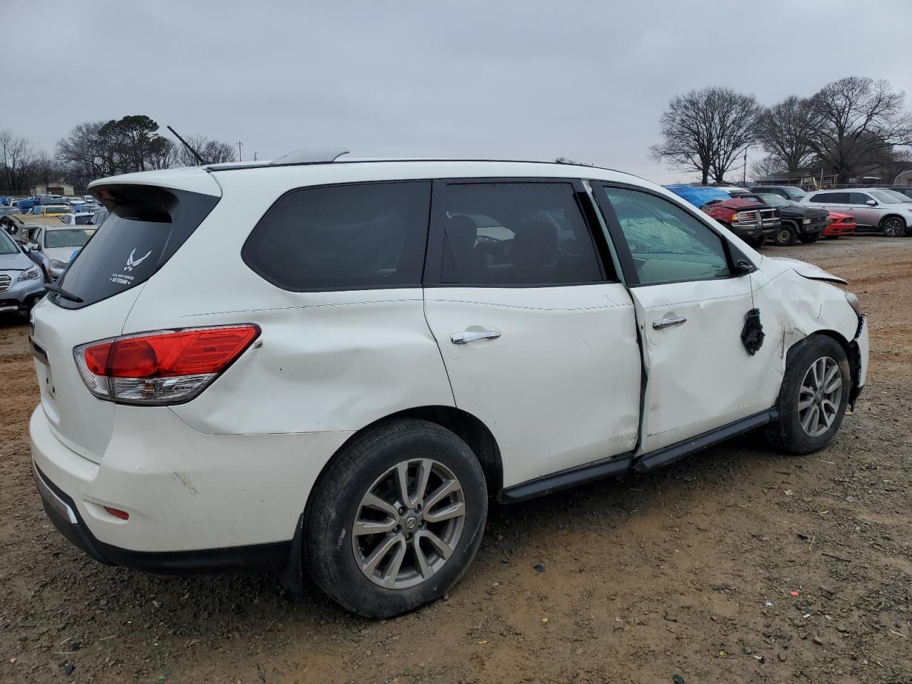 2015 Nissan Pathfinder - Image 3