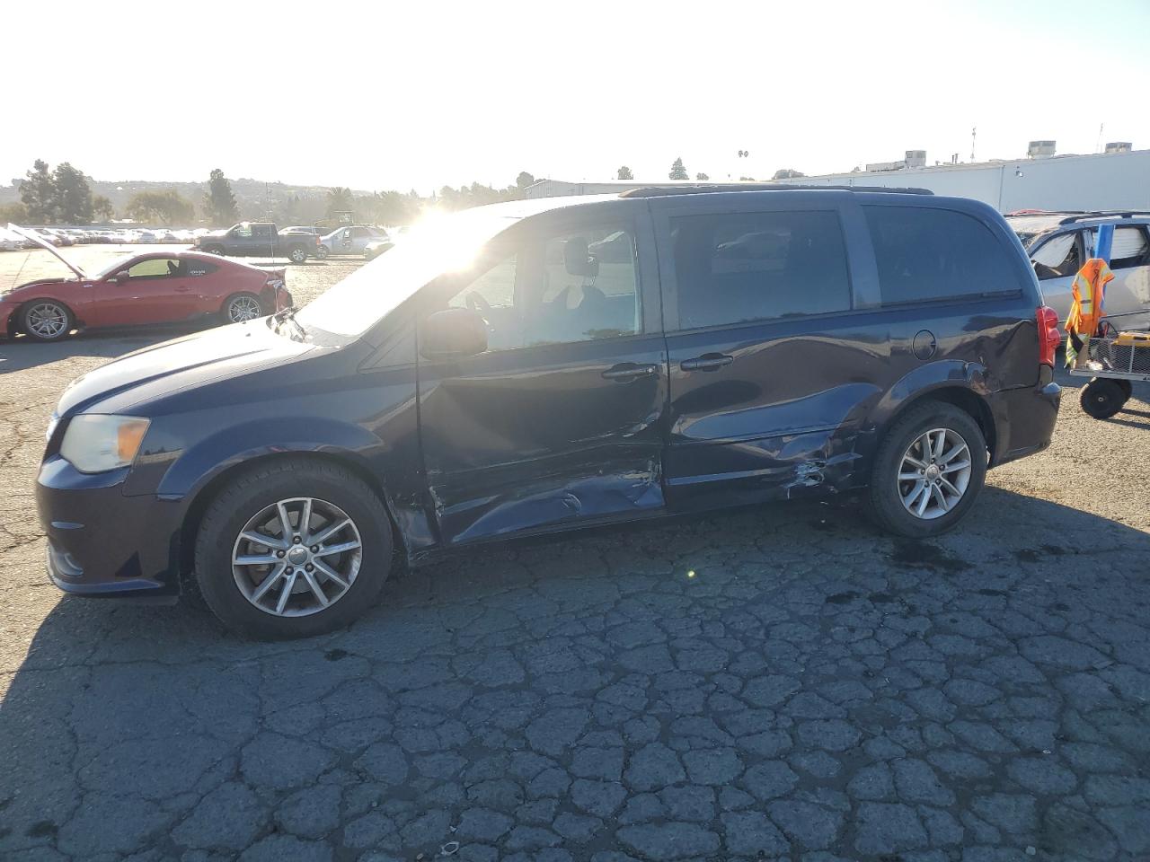 2014 Dodge Caravan - Image 1