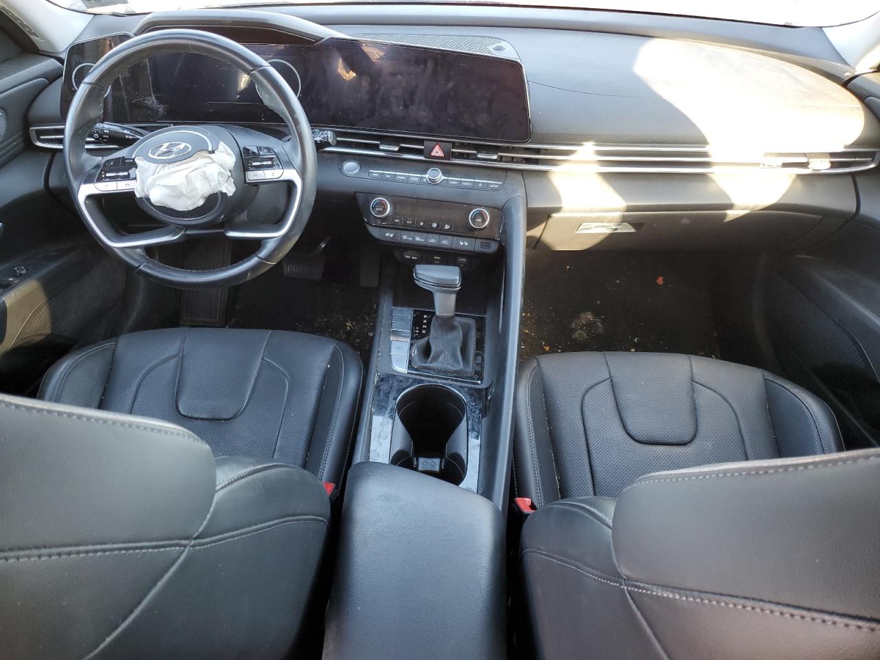 2023 Hyundai Elantra - Image 8