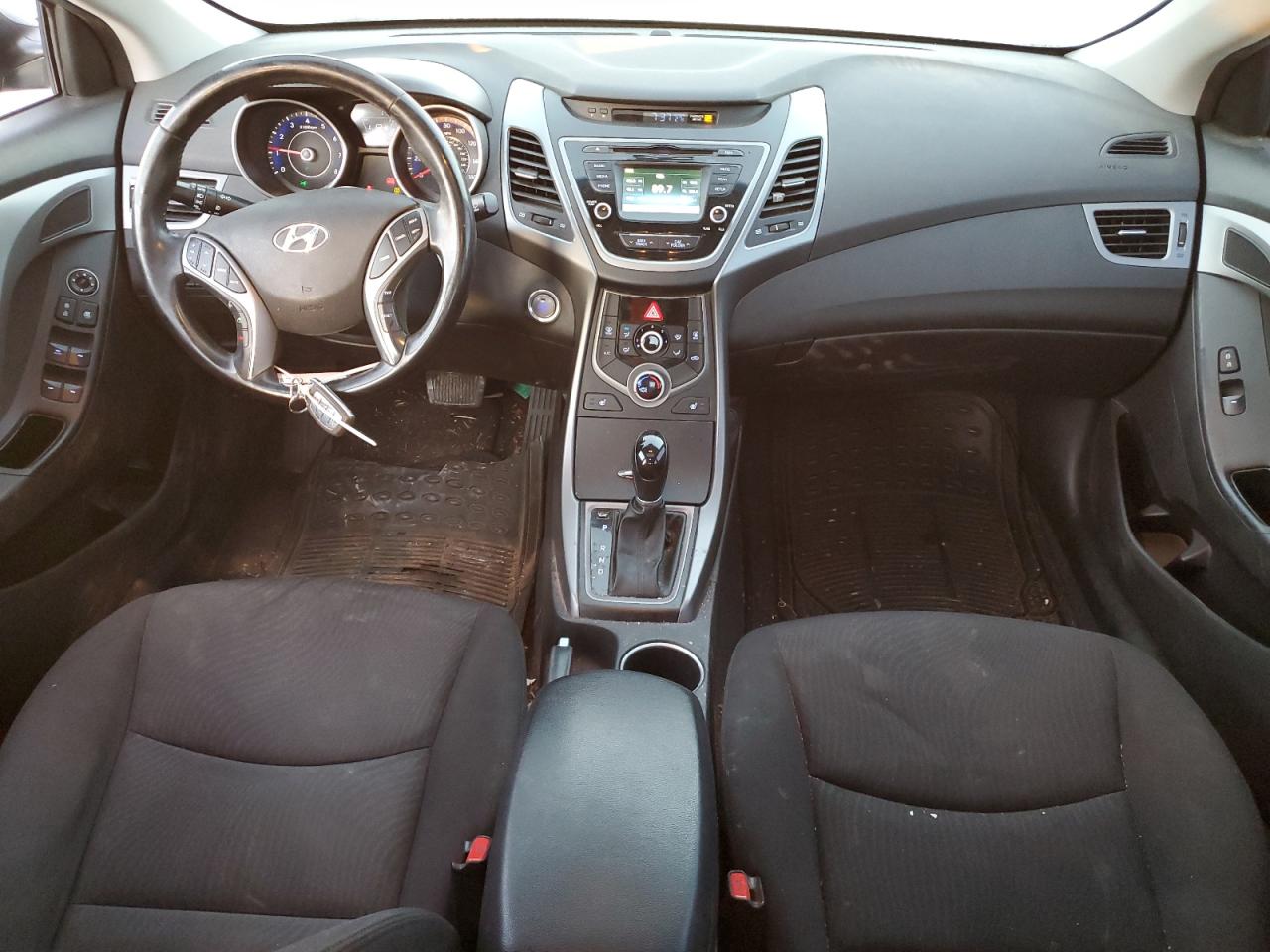 2016 Hyundai Elantra - Image 8