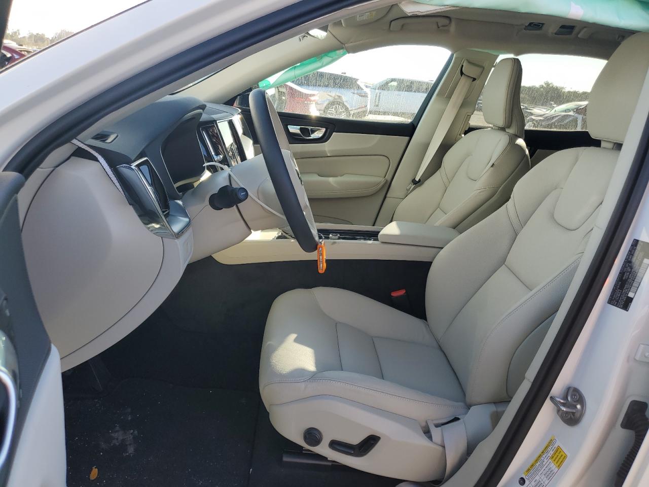 2025 Volvo XC60 - Image 7
