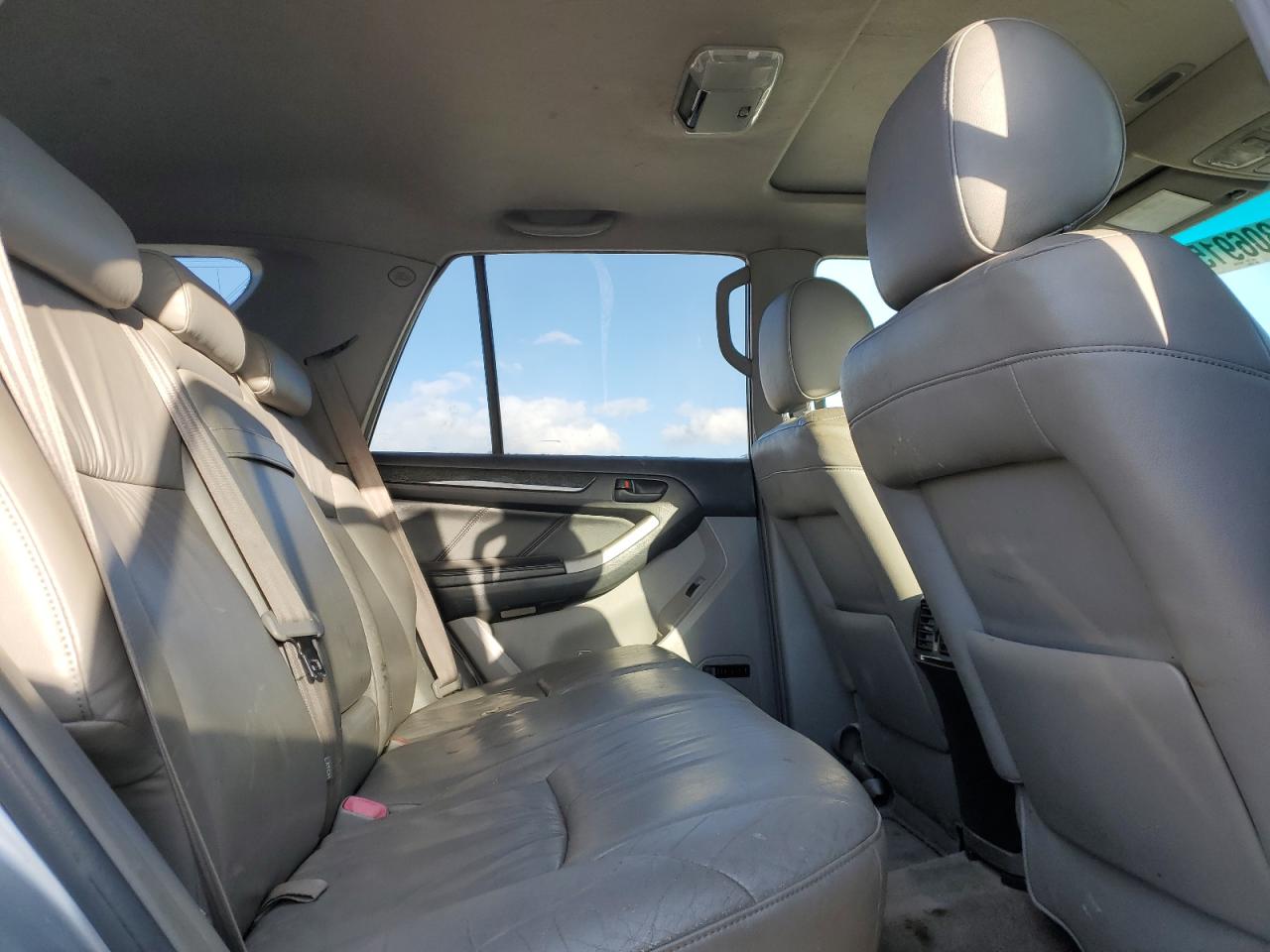 2003 Toyota 4Runner - Image 11