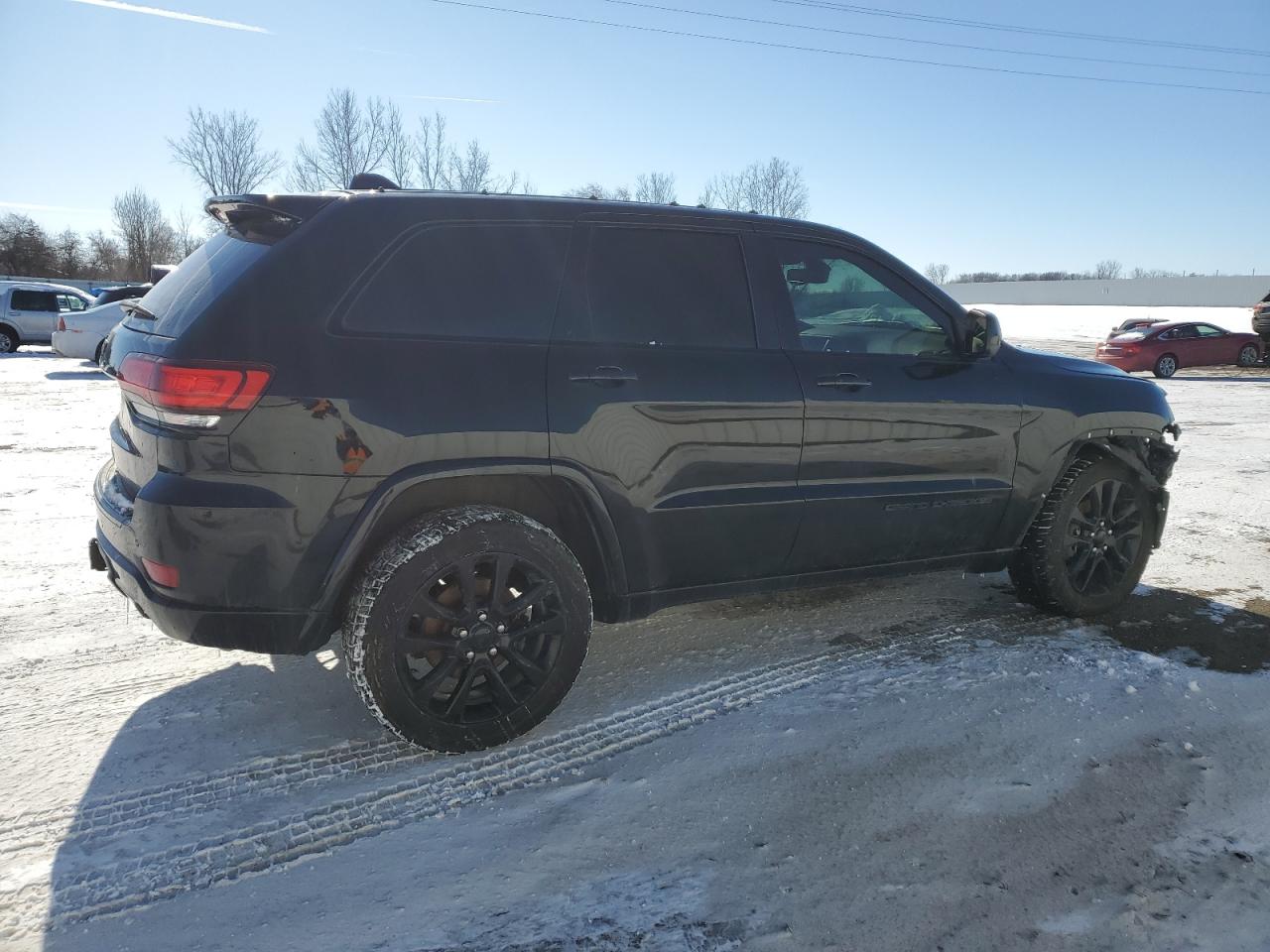2018 Jeep Grand Cherokee - Image 3